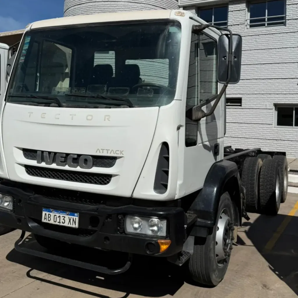 IVECO TECTOR 260E25 6x4 CHASIS