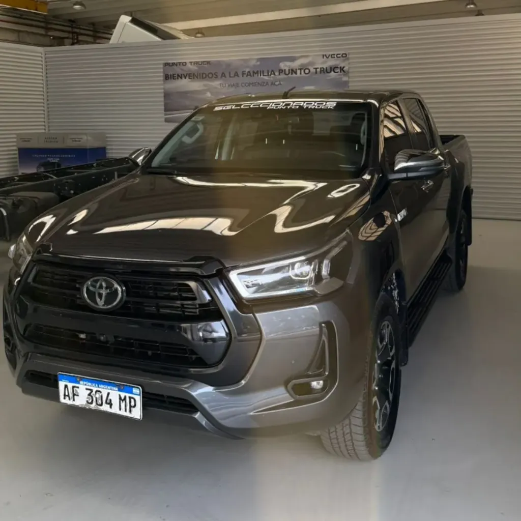 TOYOTA  HILUX SRX AT 4X4